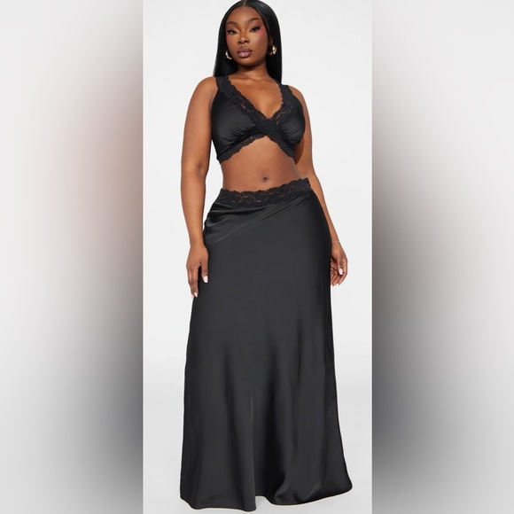 Keep It Cute Satin Skirt Set - Picture 4 of 5